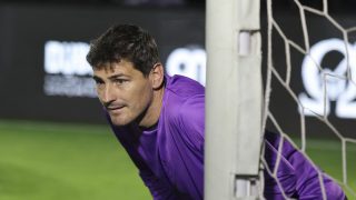 Iker Casillas explota en Twitter. (AFP)