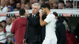 Carlo Ancelotti y Marco Asensio, en el Real Madrid-Sevilla. (@MrAncelotti)