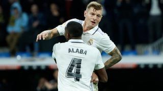 Kroos celebra un gol con Alaba. (AFP)