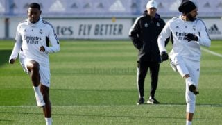 Benzema junto a Alaba. (realmadrid.com)