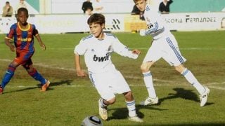 Julián Álvarez, durante su paso por el Real Madrid en un partido contra el Barcelona.