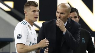 Kroos y Zidane. (AFP)