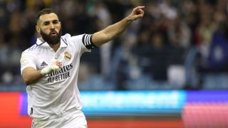 Benzema celebra su gol al Valencia. (AFP)