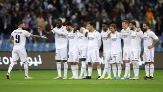 El Real Madrid tras el lanzamiento de Karin Benzema. (Getty)