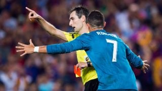 De Burgos Bengoetxea expulsó a Cristiano en un Clásico de 2017. (Getty)