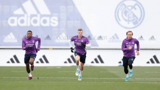 Alaba, Moric y Kroos, durante un entrenamiento. (Realmadrid.com)