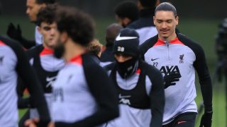 Darwin Núñez se entrena con el Liverpool (AFP)