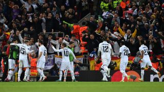 Los jugadores del Real Madrid celebran un gol contra el Liverpool. (Getty)