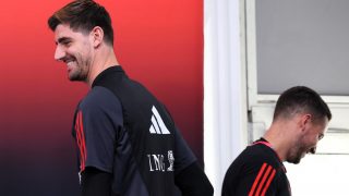 Courtois y Hazard con Bélgica. (AFP)