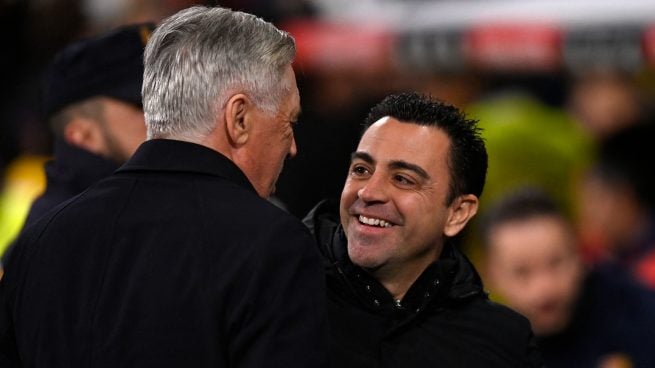 Xavi debuta en un Clásico en el Camp Nou