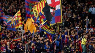Surrealista: el Camp Nou cantó ‘¡así gana el Madrid!’ por el arbitraje.