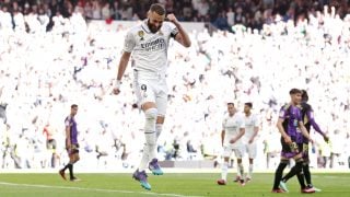 Karim Benzema, celebrando su gol con el Madrid. (Getty)