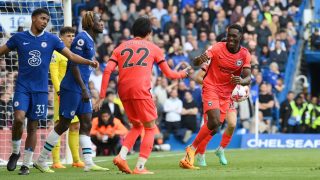Los jugadores del Chelsea se lamentan tras un gol del Brighton (Getty)