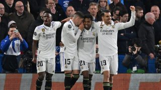 Los jugadores del Real Madrid celebran el segundo gol de Rodrygo. (AFP)
