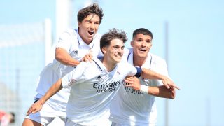 Los jugadores del Juvenil celebran el primer gol ante el Atlético de Madrid (Realmadrid.com)