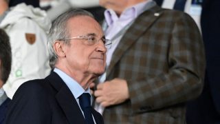 Florentino Pérez, en un partido. (AFP)