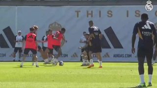 A Bellingham le sobra la clase: golazo en el entrenamiento del Real Madrid