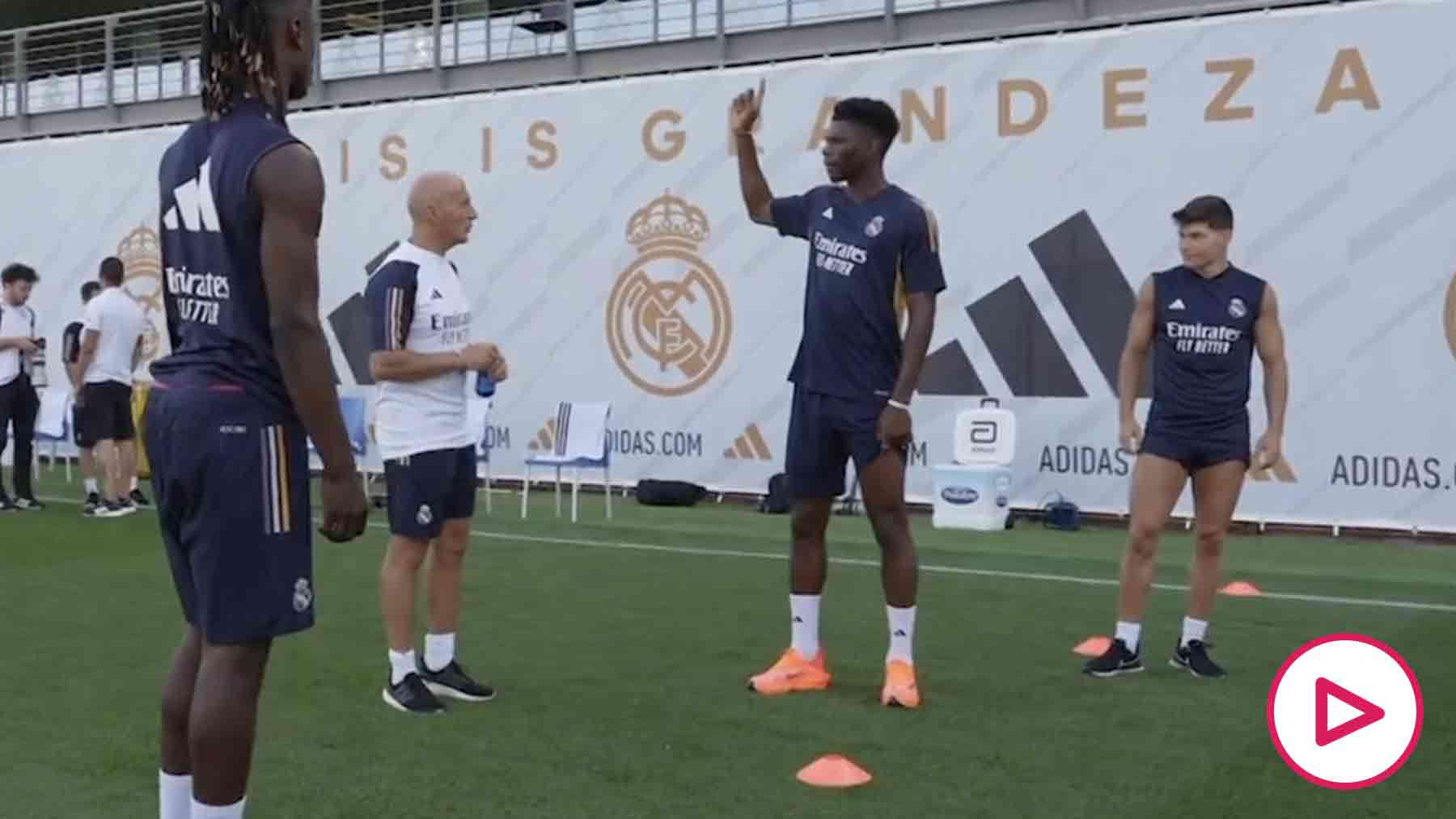 Pintus celebra el estado físico de la plantilla del Real Madrid antes del debut liguero