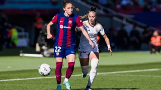 Una acción del último Clásico de Liga F. (EP)