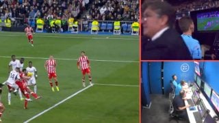 Revisión del VAR en el Real Madrid-Almería
