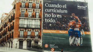 La pancarta colocada en Madrid en la que aparece el Girona. (Girona FC)