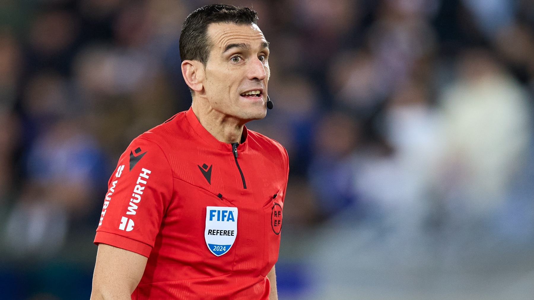 Así es Juan Martínez Munuera, árbitro del Clásico: edad, su relación con Munuera Montero, balance del Real Madrid y del Barcelona...