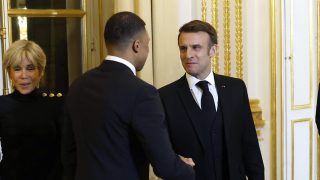 Mbappé cenó con Macron y el emir de Catar en el Elíseo