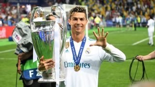 Cristiano con la decimotercera Champions del Real Madrid. (Getty)
