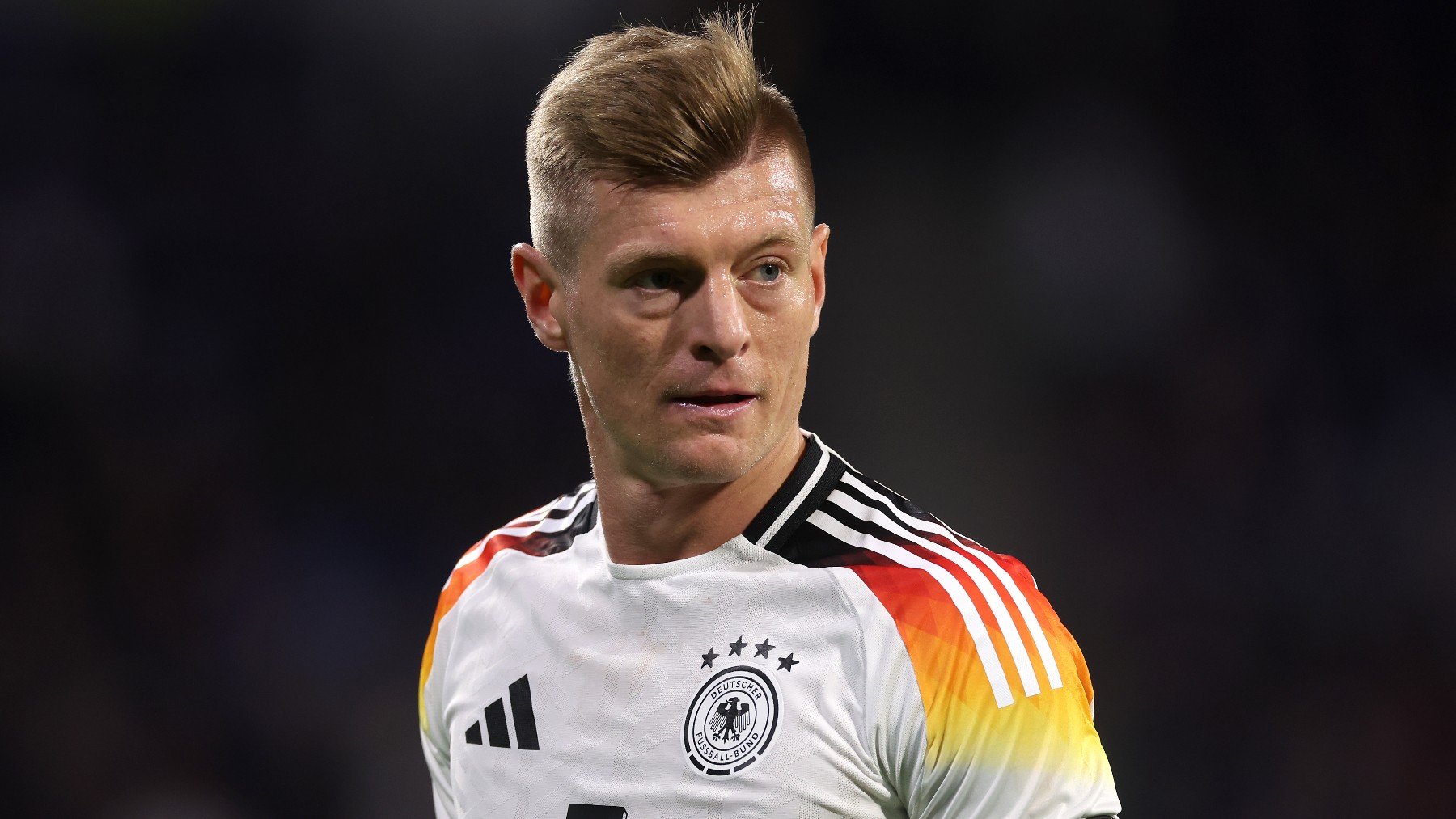 Kroos resucita a Alemania