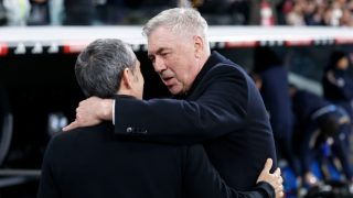 Ancelotti saluda a Valverde. (EFE)