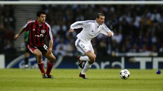 Zidane contra Ballack en la final de la Champions de 2002 (Getty)