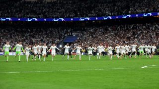 La plantilla del Real Madrid celebra el pase a la final de Champions en el Bernabéu. (Getty)