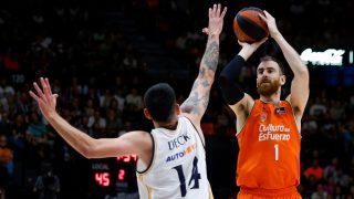 Deck, en el duelo ante Valencia Basket. (EFE)