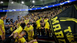 La afición del Borussia celebra el pase a la final. (Getty)