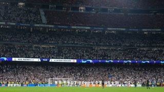 El Real Madrid celebra el pase a la final con su afición en el Bernabéu. (Europa Press)