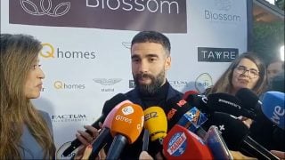 Dani Carvajal atiende a la prensa.