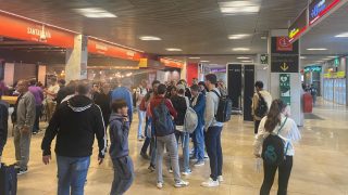 Los socios del Real Madrid en Barajas.