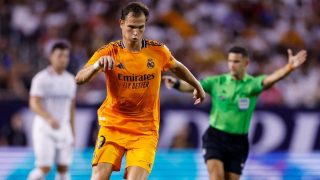 Latasa, en un partido con el Real Madrid.