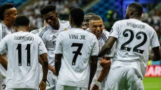 El Real Madrid celebra el gol de Mbappé. (EFE)