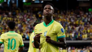 Vinicius, en primer plano, con Rodrygo detrás. (Getty)