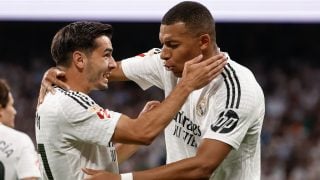 Mbappé y Brahim celebran el primer gol del francés. (EFE)