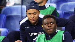 Kylian Mbappé, en el banquillo de la selección francesa. (EP)