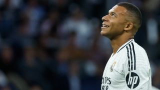 Mbappé, antes del Real Madrid-Stuttgart en el Bernabéu. (EFE)