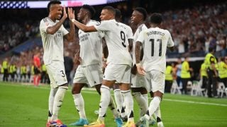 Los jugadores del Real Madrid celebran un gol en el Santiago Bernabéu. (Getty)