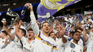 Aficionados del Real Madrid, en el Santiago Bernabéu. (Foto: Getty)