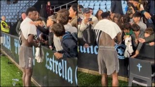 Vinicius atendió a los aficionados después del partido en Balaídos.