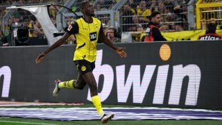 Guirassy tras marcar un gol con el Dortmund. (Getty)