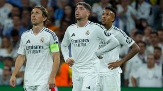 Los jugadores del Real Madrid miran al marcador en el duelo ante el Borussia Dortmund. (EFE)