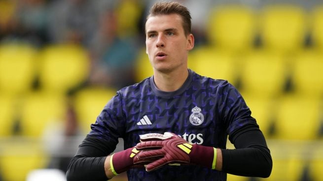 Lunin, en un partido con el Madrid