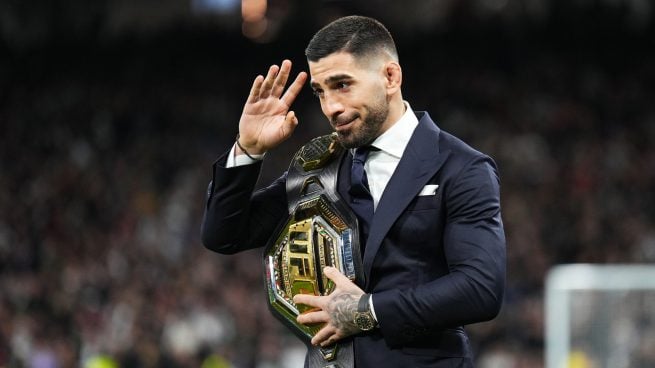 Ilia Topuria, en su homenaje en el Santiago Bernabéu. (GETTY)